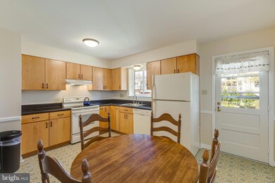 604 Longview Ct NE, Vienna, VA 22180 - photo 5