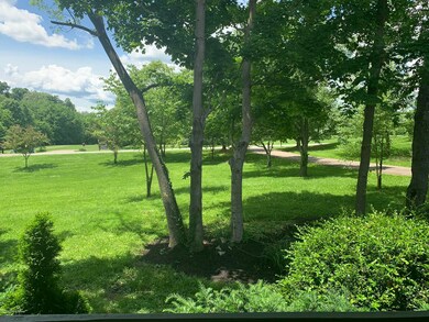 2010 Clarke Point Dr, Crestwood, KY 40014 - photo 5