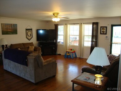 1530 1st St, Victoria, VA 23974 - photo 5