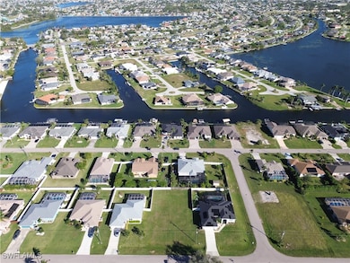 925 SW 6th Ct, Cape Coral, FL 33991 - photo 7