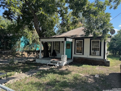 202 Weaver St, San Antonio, TX 78210 - photo 2