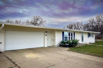 1709 5th Ave SW, Minot, ND 58701 - photo 2