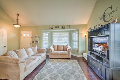 Mount Run LIVING ROOM (3)