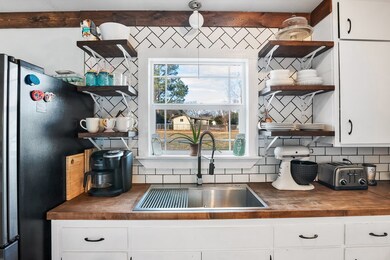 332 W Mulberry St, Fredericksburg, TX 78624 - photo 5