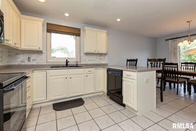 1648 W 65th St, Davenport, IA 52806 - photo 6