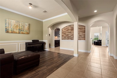 Formal Dining / Flexible Room