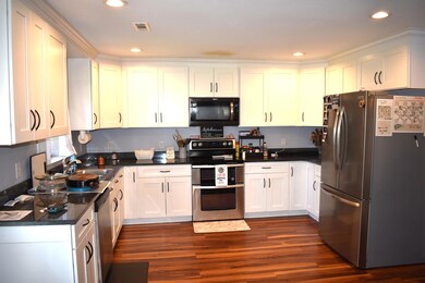 140 Chasteen Dr, Middlesboro, KY 40965 - photo 6