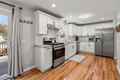 569 Cooley St, Springfield, MA 01128 - photo 6