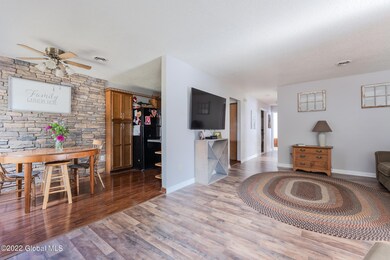 405 Cambridge Manor Dr, Schenectady, NY 12302 - photo 3