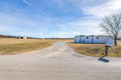 975 Hlavek Rd, Decatur, TX 76234 - photo 2
