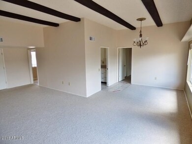 023-227192 great room (2) (640x480)