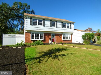 12702 Kernwood Ln, Bowie, MD 20715 - photo 2