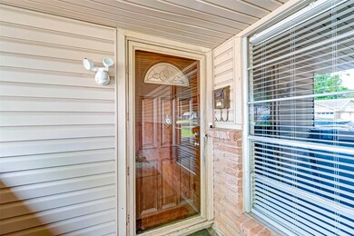 9746 Rambling Trail, Houston, TX 77089 - photo 6