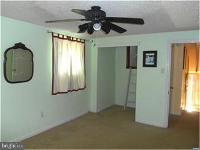 117 E Parkway Ave, Chester, PA 19013 - photo 7