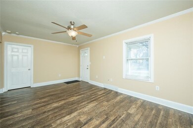2902 Mahaska Ave, Des Moines, IA 50317 - photo 2