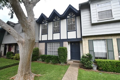 10018 Knoboak Dr unit 21, Houston, TX 77080 - photo 2