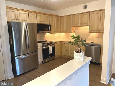 Windsor at Glen Mills unit 214, Glen Mills, PA 19342 - photo 5