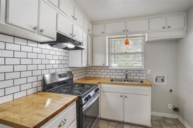 826 W Texas St unit B, Denison, TX 75020 - photo 2