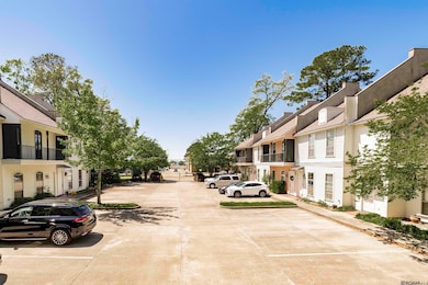 11834 Parkview Ct unit D, Baton Rouge, LA 70816 - photo 2