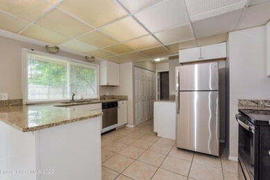 021-photo-kitchen-12001986