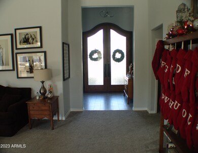 FAMILYROOM TO ENTRYWAY DSC07081