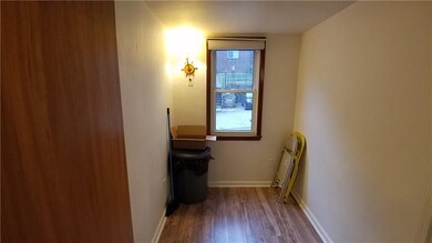 Flex room in between kitchen can be pantry, small 
