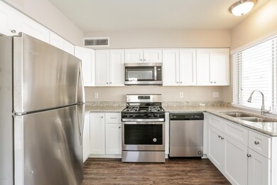 003-photo-kitchen-7328356