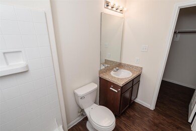 10943 Myrtle Oak St, Houston, TX 77016 - photo 6