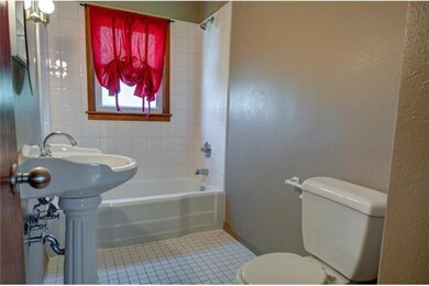 Bathroom. Main Level Bath
