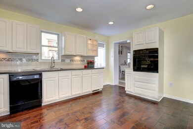 12706 Danvers Ct, Rockville, MD 20853 - photo 6