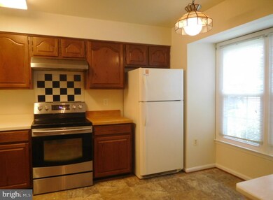13965 Lightburn Ln, Centreville, VA 20121 - photo 6