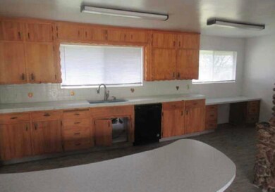 830 E Laurel Ave, Porterville, CA 93257 - photo 7