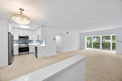 315 Venetian Dr unit 4, Delray Beach, FL 33483 - photo 3