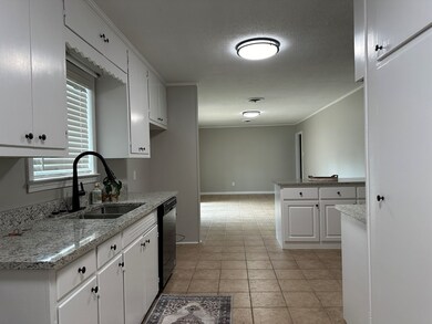 200 Westview Cir, McComb, MS 39648 - photo 3