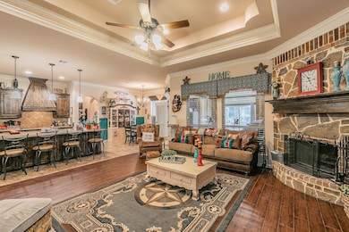 148 Spring Meadow Dr, Springtown, TX 76082 - photo 6