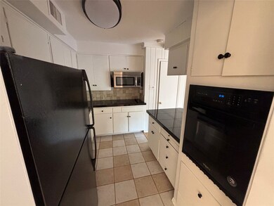 6127 Bandera Ave unit B, Dallas, TX 75225 - photo 5