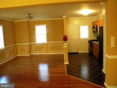 921 Lyndhurst St, Baltimore, MD 21229 - photo 4