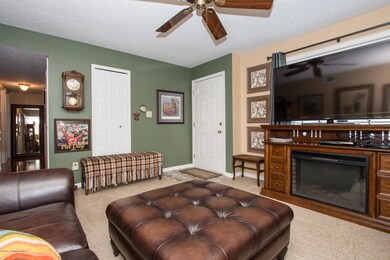 7008 Applegate Ln, Louisville, KY 40228 - photo 5