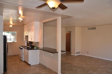 Eat-In Kitchen