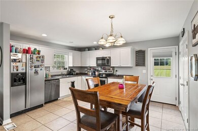 Eat-in kitchen