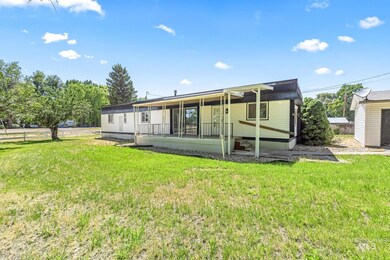 305 E 12th St, Weiser, ID 83672 - photo 2