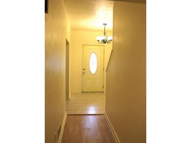 Entry/Foyer.