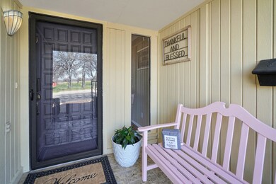 410 Carolyn Dr, Bedford, TX 76021 - photo 5