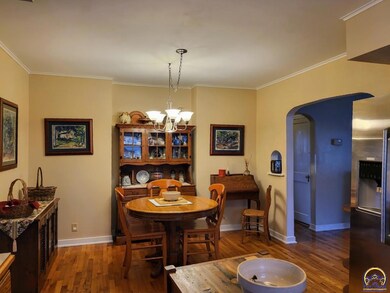 800 SW Grand Ct, Topeka, KS 66606 - photo 4