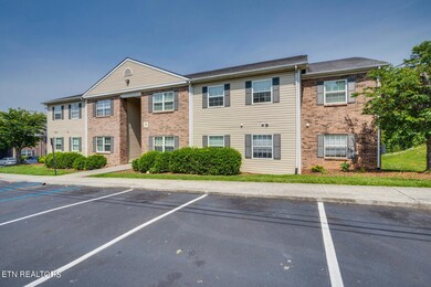 1319 Bell Ridge Rd, Johnson City, TN 37601 - photo 2