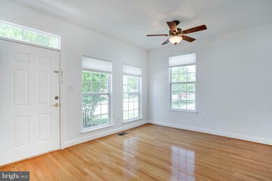 23270 Daffodil Dr, California, MD 20619 - photo 5