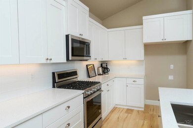 63799 Wellington St, Bend, OR 97701 - photo 5