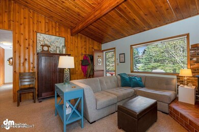 04-Living Room-ELKO4388