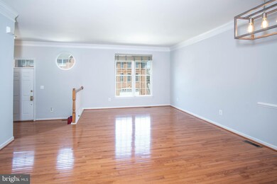 42917 Overly Square, Chantilly, VA 20152 - photo 5