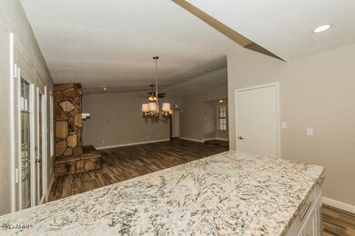3225 N Sean-7